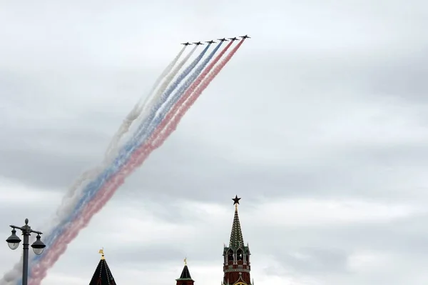 Moskau Russland Mai 2020 Eine Gruppe Von Grach Kampfflugzeugen Raucht — Stockfoto