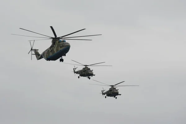 Moscú Rusia Mayo 2020 Transporte Militar Helicópteros Multipropósito 8Amtsh Durante —  Fotos de Stock