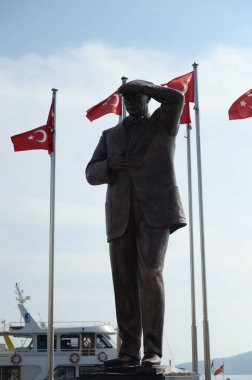 MARİS, TURKEY - 2 Kasım 2019: Marmaris Meydanı 'nda Kemal Atatürk' ün Anıtı 