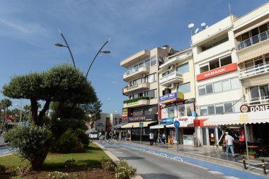 Marmaris, Turkey - 2 Kasım 2019 Marmaris deniz kentinde kordon caddesi. Türkiye