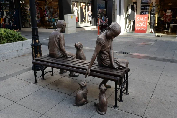 Marmarís Turquía Noviembre 2019 Esculturas Niños Descansando Con Mascotas Calle — Foto de Stock