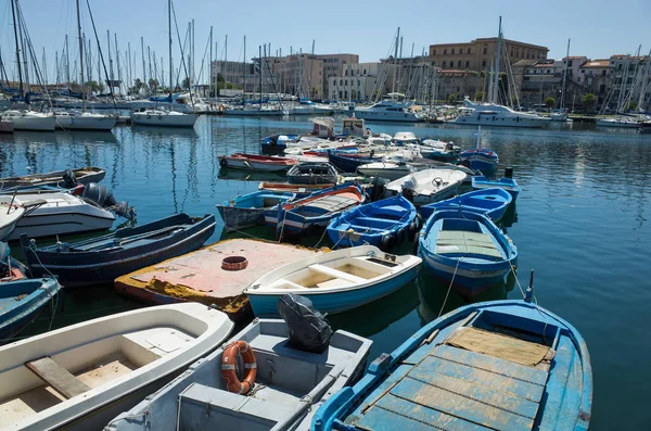 Jachty v přístavu Palermo, Sicílie, Itálie — Stock fotografie