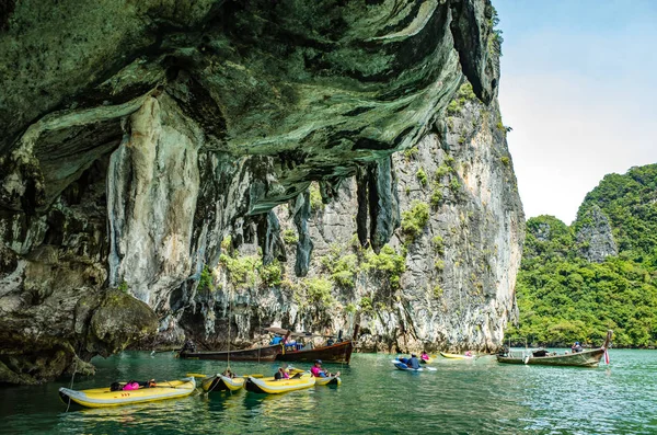 Phuket, Tayland için yakınlarında kayaklar.