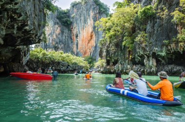 Tekne ve kayık Phuket turizm