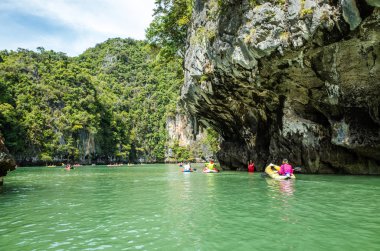 Tekneler ve Phang nga körfezindeki Adaları