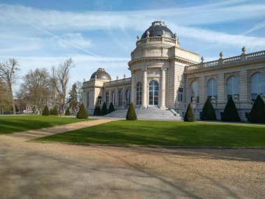 Tarihi Park La Boveri Liege içinde bina