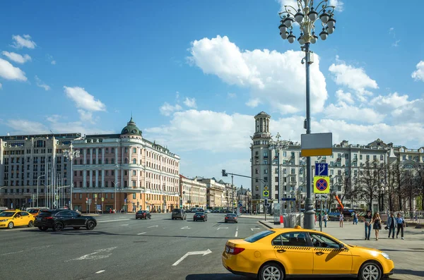 Tverskaya rua e Bolshaya Bronnaya encruzilhada, Moscou — Fotografia de Stock