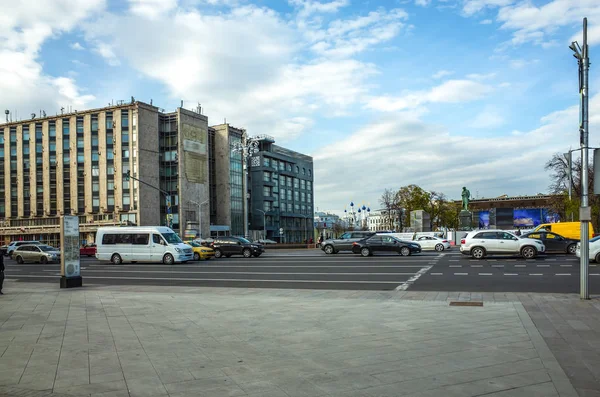Izvestia edifício de jornal, rua Tverskaya em Moscou — Fotografia de Stock