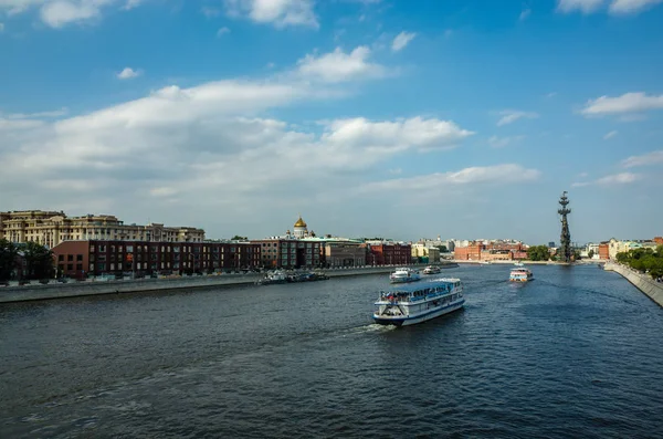 Uitzicht Vanaf Brug Naar Rivier Moskou Rusland — Stockfoto