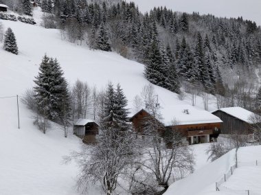 Dağlar karlı dağlar arasında Les Gets, Fransa