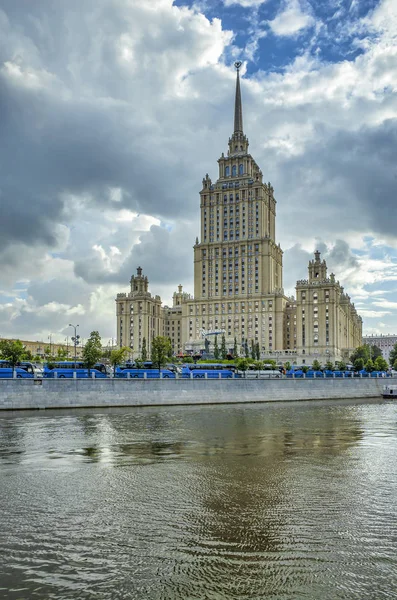 Moscow Russia July 2018 View Radisson Royal Hotel Pier Embankment — Stock Photo, Image