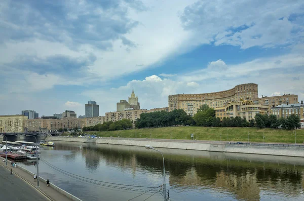 Moscou Rússia Julho 2018 Vista Ponte Bogdan Khmelnitsky Para Rio — Fotografia de Stock