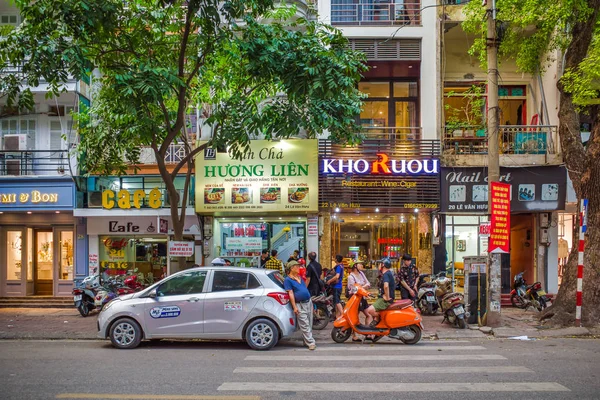 Chi Minh Şehri Vietnam Nisan 2019 Şehir Sokakları Kafeler Dükkanlar — Stok fotoğraf