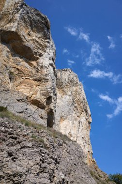 Karadeniz 'in kayalık kıyıları. Cape Alchak Sudak, Kırım 'da