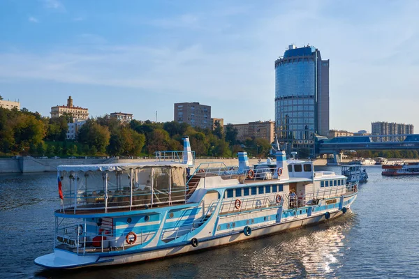 モスクワ ロシア 2019年9月12日 歴史的中心部 モスクワ川の遊覧船 — ストック写真