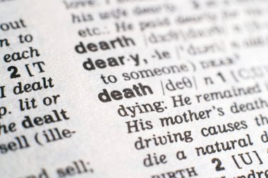 İngilizce sözlükte bir sözcüğe yakın plan (seçici odak))