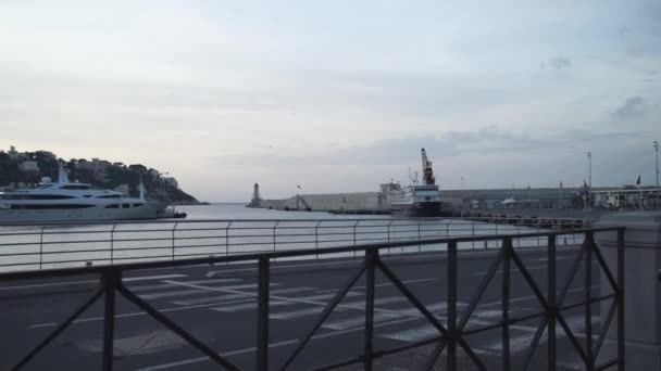 Muelle en Cote dAzur en temporada de primavera . — Vídeo de stock