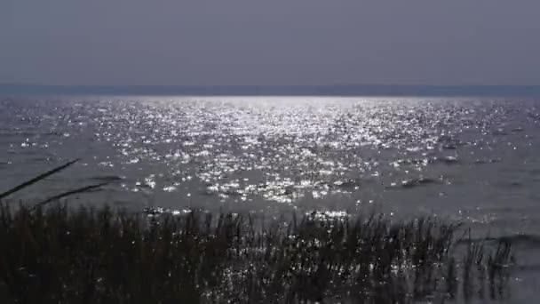 Muhteşem deniz manzarası güneş batana — Stok video