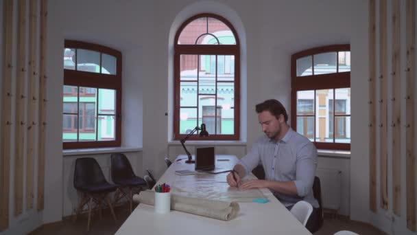 Bijeenkomst in ontwerpbureau. — Stockvideo