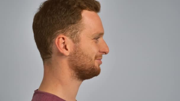 Redhead male portrait in profile — Stock Video
