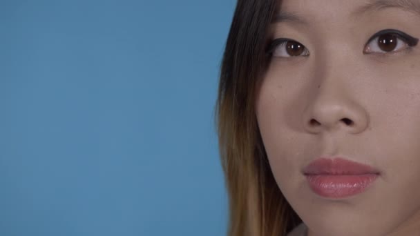 美しい韓国女性のクローズ アップ — ストック動画