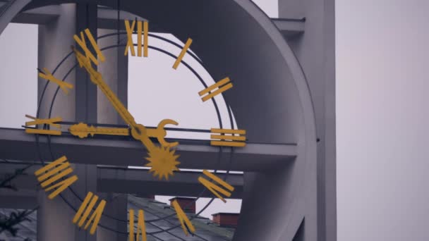 A big clock in Warsaw. — Stock Video