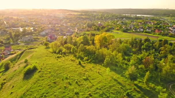 Drone flying above ukrainian township — ストック動画