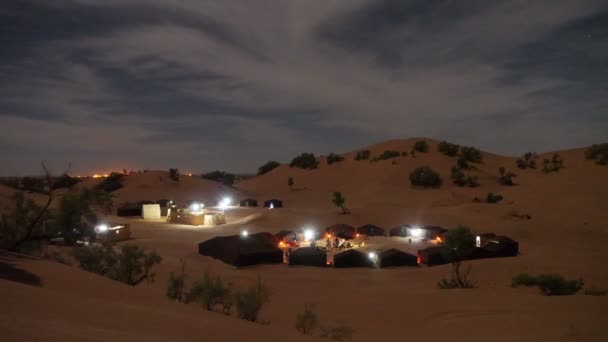 Berber obóz na pustyni Sahara - upływ czasu szeroki kąt widzenia — Wideo stockowe