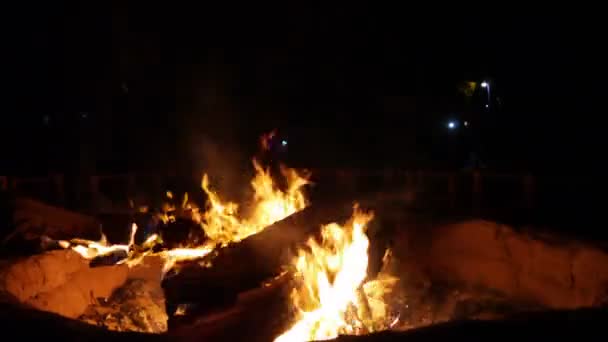 Tűz egy Berber tábor - idő telik el — Stock videók