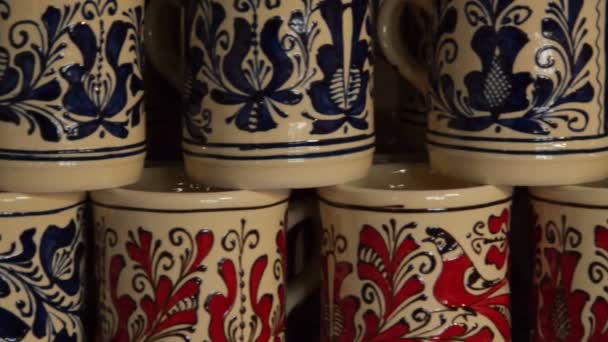 Ceramiche colorate da Corund in Transilvania — Video Stock