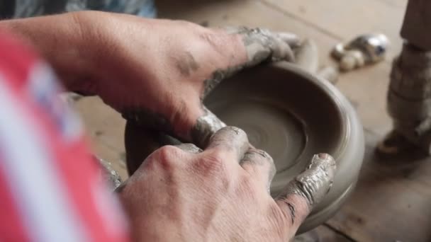 Craftman working clay for pottery — Stock Video