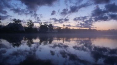 Muhteşem bir göl Kanada - Sunrise görünümü görünümünü