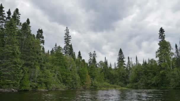 Πριν Από Την Καταιγίδα Μια Λίμνη Στο Οντάριο Καναδάς Λήξη — Αρχείο Βίντεο