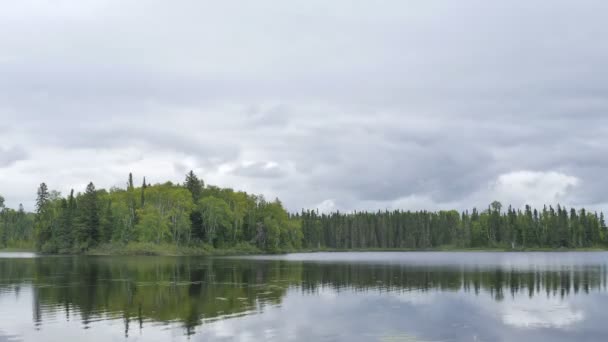 Kanadensiska lake tidsfördröjning - Wide view — Stockvideo
