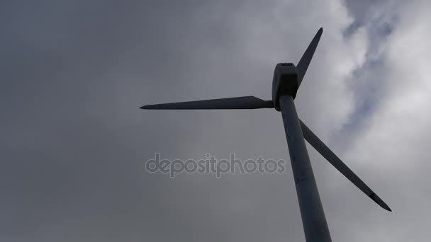 Wind Power Turbines in Spanje - detailweergave - Slow motion — Stockvideo