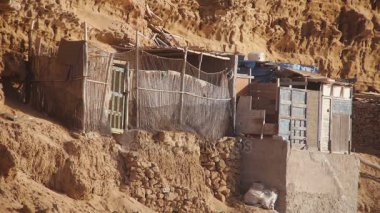 Balıkçılar houses kireçtaşı inşaatı okyanus Fas görünümü yakınındaki