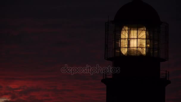 Vuurtoren in Portugal bij zonsondergang — Stockvideo