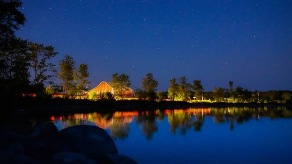 Vista Noturna Lago Canadá Imagens De Bancos De Imagens