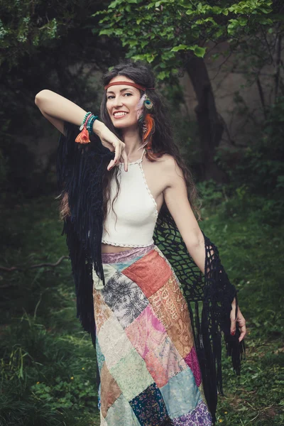 Junge glücklich Boho Stil Mädchen — Stockfoto