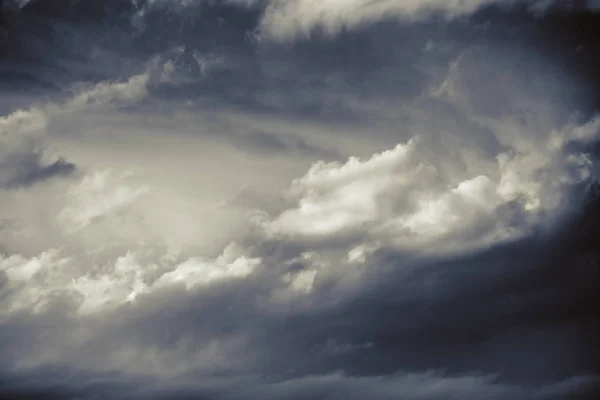 Dramatic winter cloudscape in bw background — Stock Photo, Image