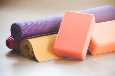 yoga sahne kapalı closeup