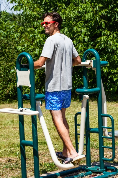 Stepper κάνει fitness ασκεί εξωτερική — Φωτογραφία Αρχείου