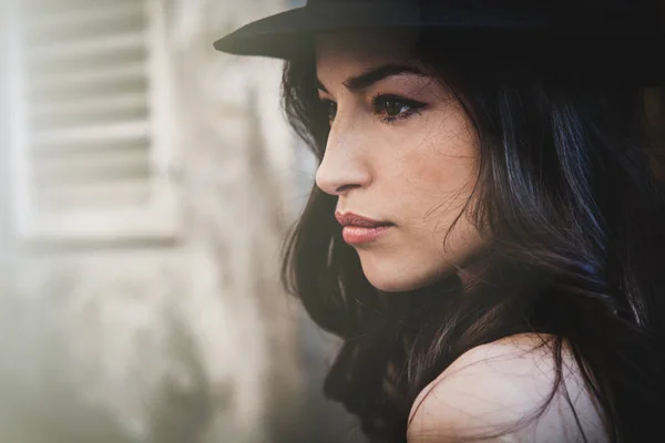 Portrait Jeune Femme Avec Chapeau Jour Été Plein Air Profil — Photo