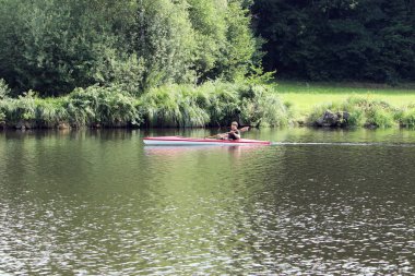  Nehirde pratik hayatta kalma eğitimi