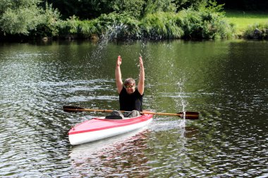  Nehirde pratik hayatta kalma eğitimi