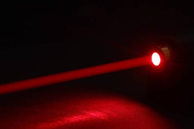 Fotoselli uzak bir kamera tetikleme için lazer ışını ile