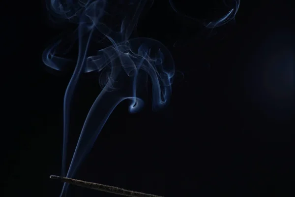 Rök Fotograferade Rökelse Pinne Studion — Stockfoto