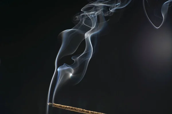 Rök Fotograferade Rökelse Pinne Studion — Stockfoto