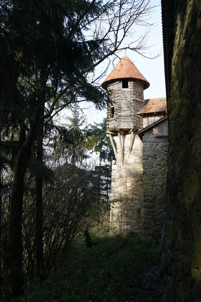 中世纪城堡在非常好情况在 Falkenfels 在巴伐利亚 — 图库照片