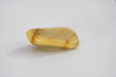 Işık arka planda closeup önünde tek değerli taşlar